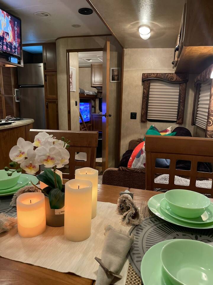 Flex RV, quiet acreage location, close to town - Leduc County