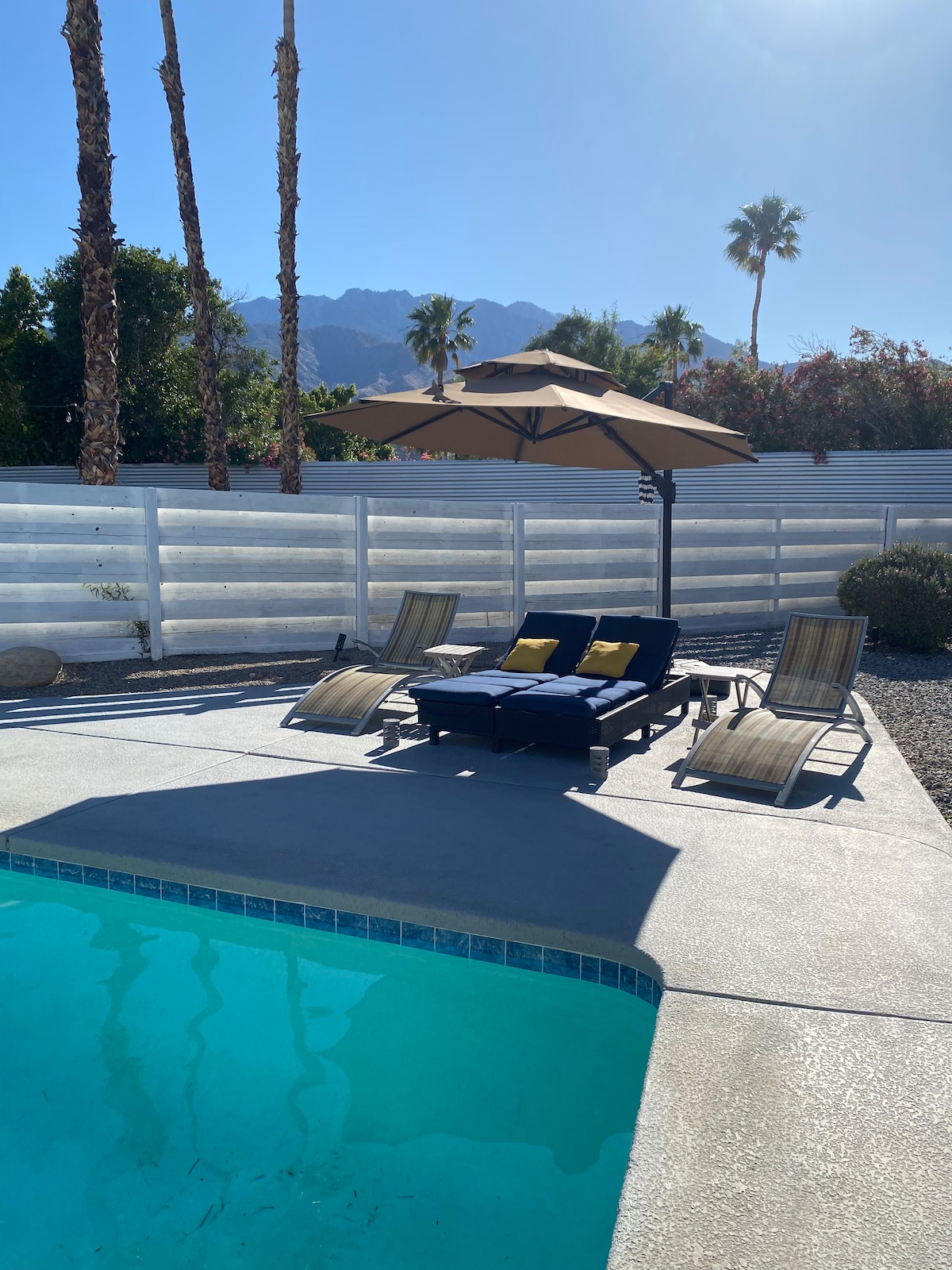 Relaxing Private Modern Palm Springs Getaway image 23