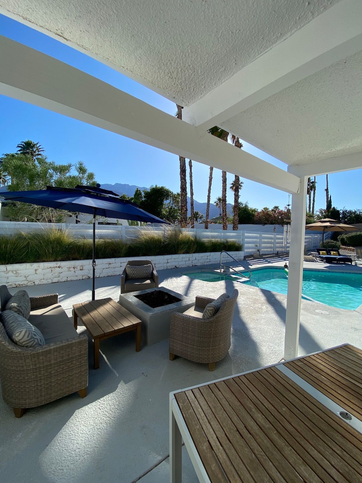 Relaxing Private Modern Palm Springs Getaway image 24