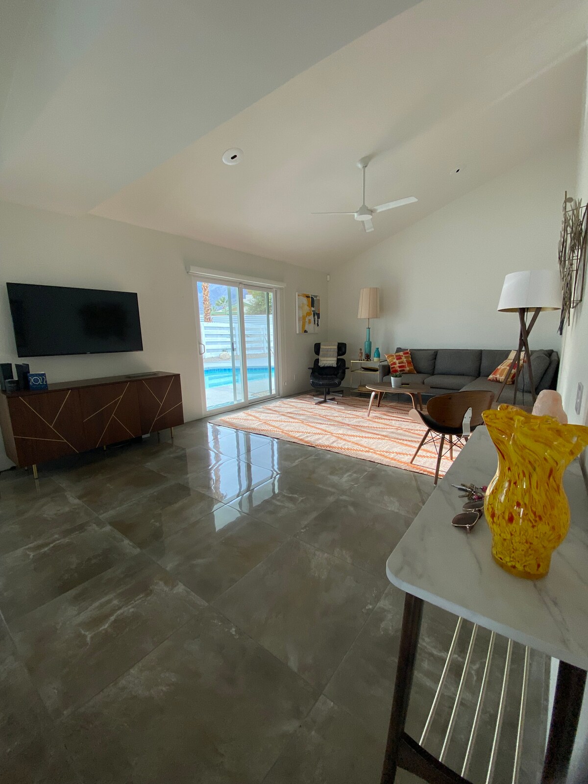 55" screen smart tv with swivel base