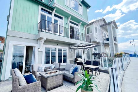️Large Lake Home with STUNNING VIEWS - Sleeps 17