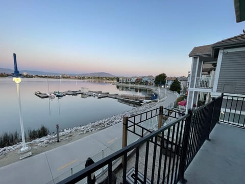 ️Large Lake Home with STUNNING VIEWS - Sleeps 17