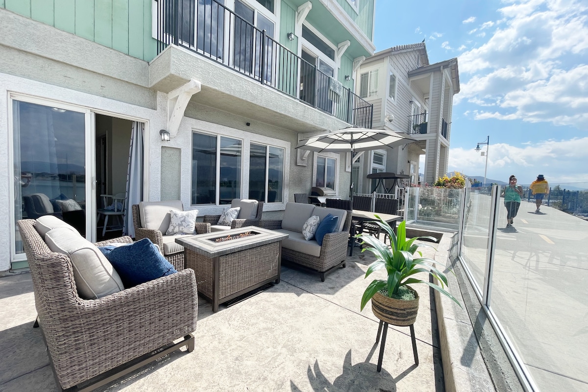 large-lake-home-with-stunning-views-sleeps-17/