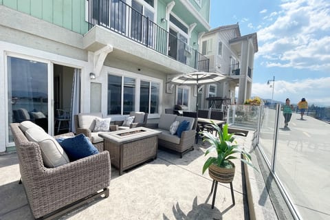 ️Large Lake Home with STUNNING VIEWS - Sleeps 17