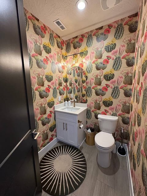 Half bath - can you see the mirror?