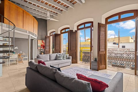 Royal Imperial | Balcony Private | Old San Juan