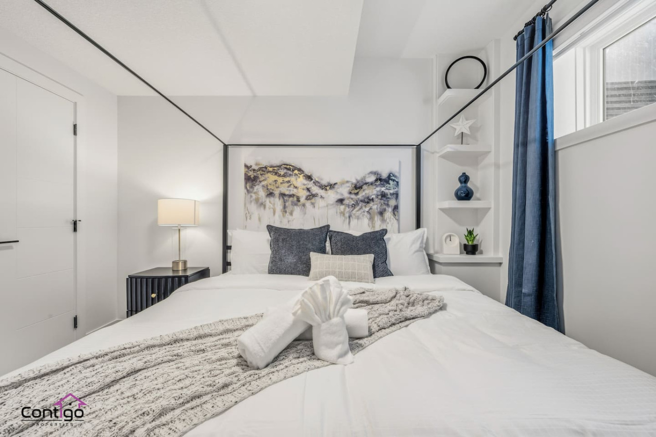 Starlight Suite | Modern 2BR Near DT & University!