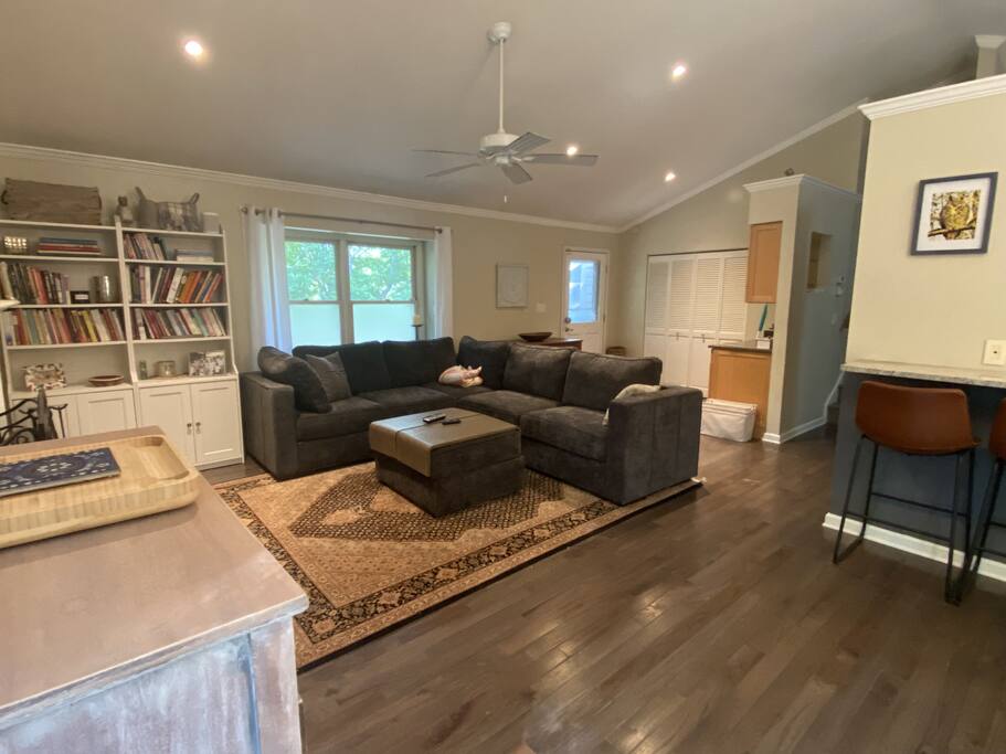 suburbia-tree-view-hideaway-near-blue-ridge-mtns/