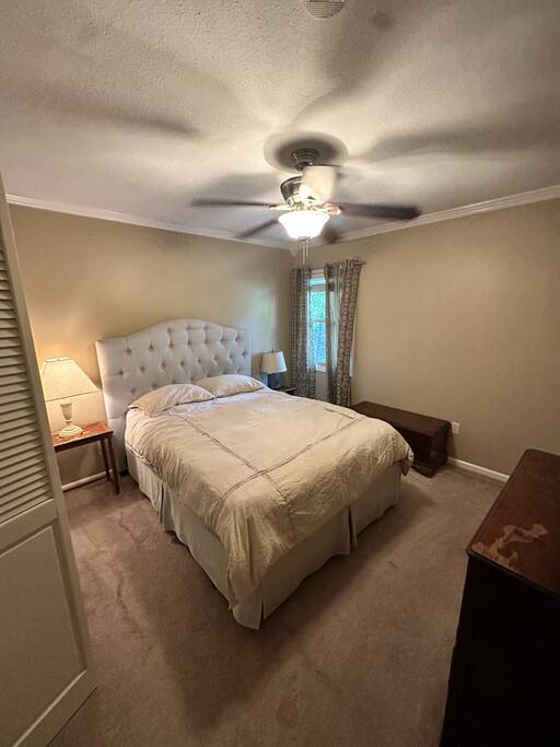 suburbia-tree-view-hideaway-near-blue-ridge-mtns/