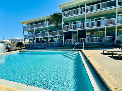 Drift Away in Serene Inlet Beach near 30A