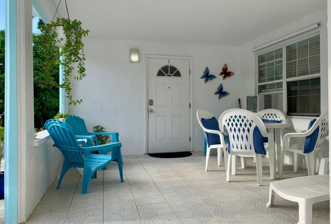 s1-bp-or-steps-to-beach/