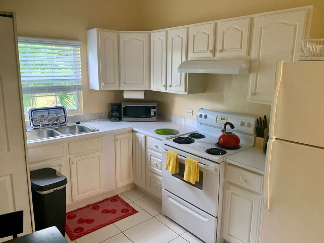 s2-bp-or-steps-to-beach/