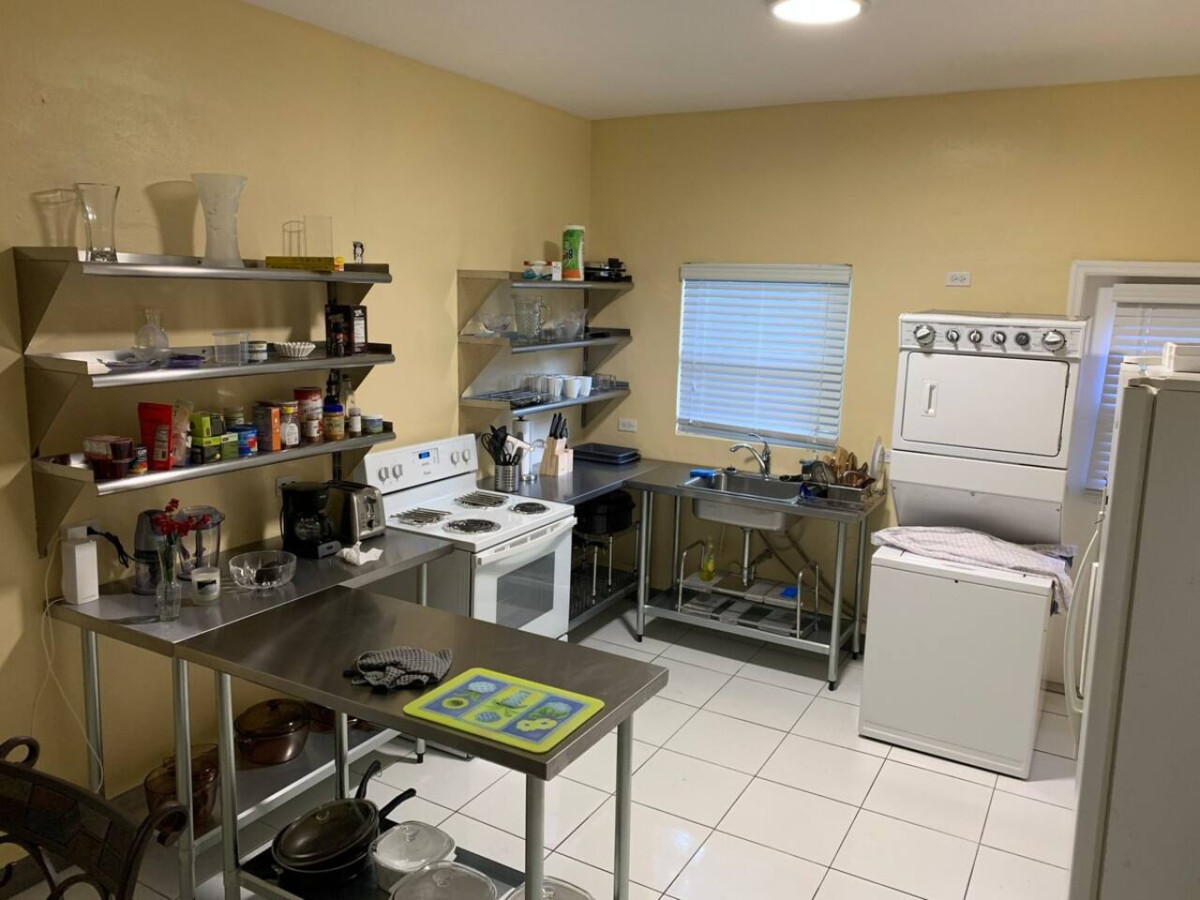 s3-bp-or-steps-to-beach/