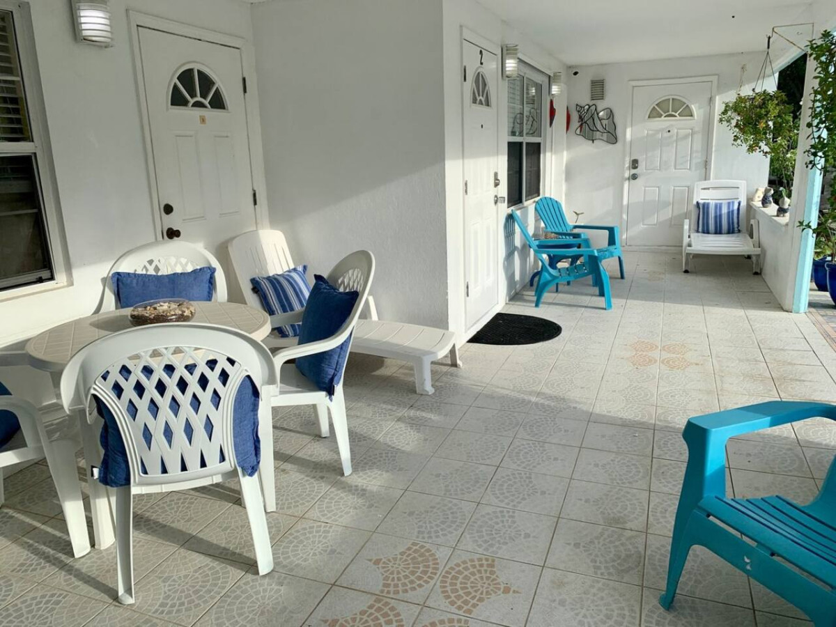 s3-bp-or-steps-to-beach/