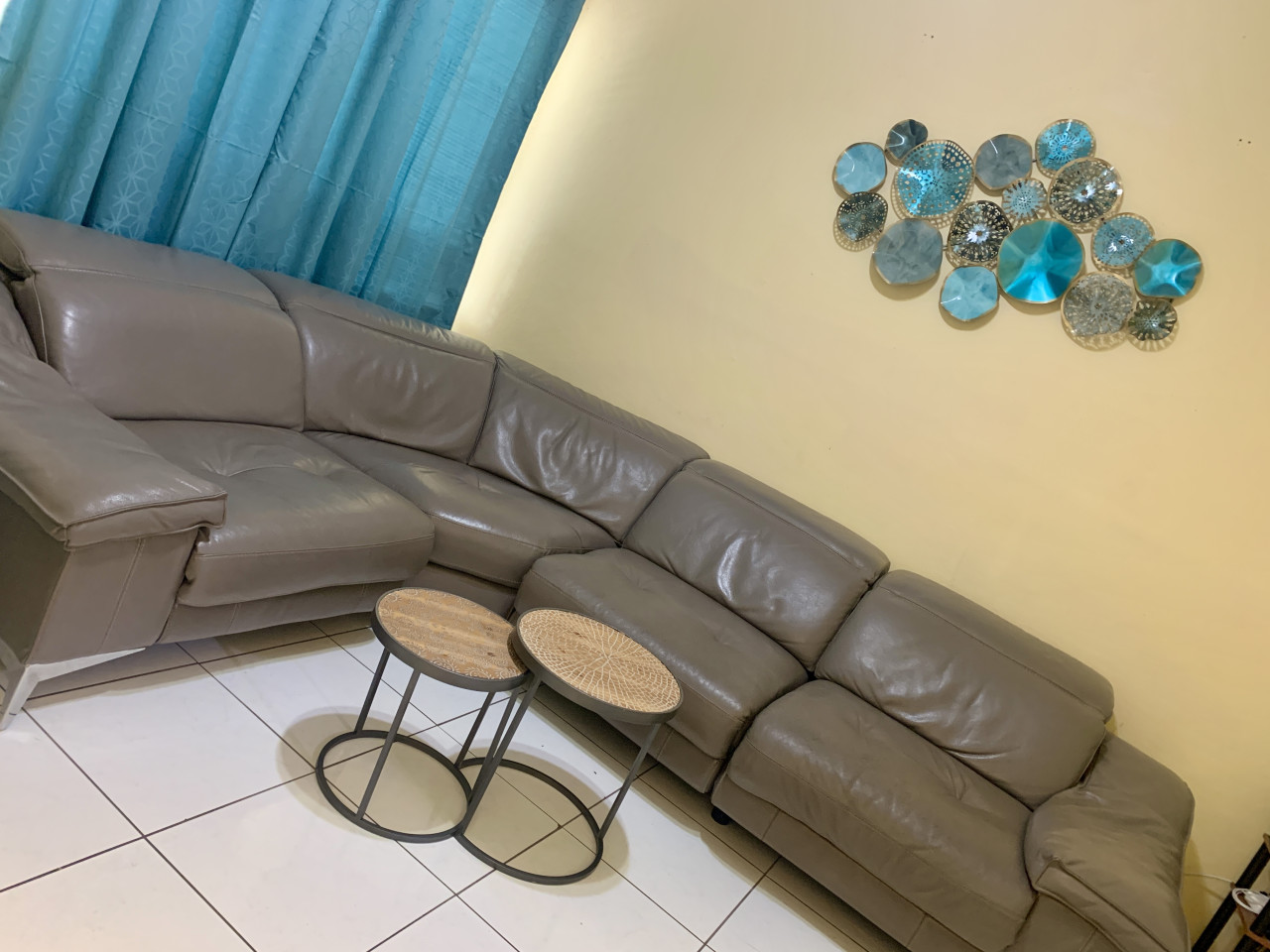 s3-bp-or-steps-to-beach/