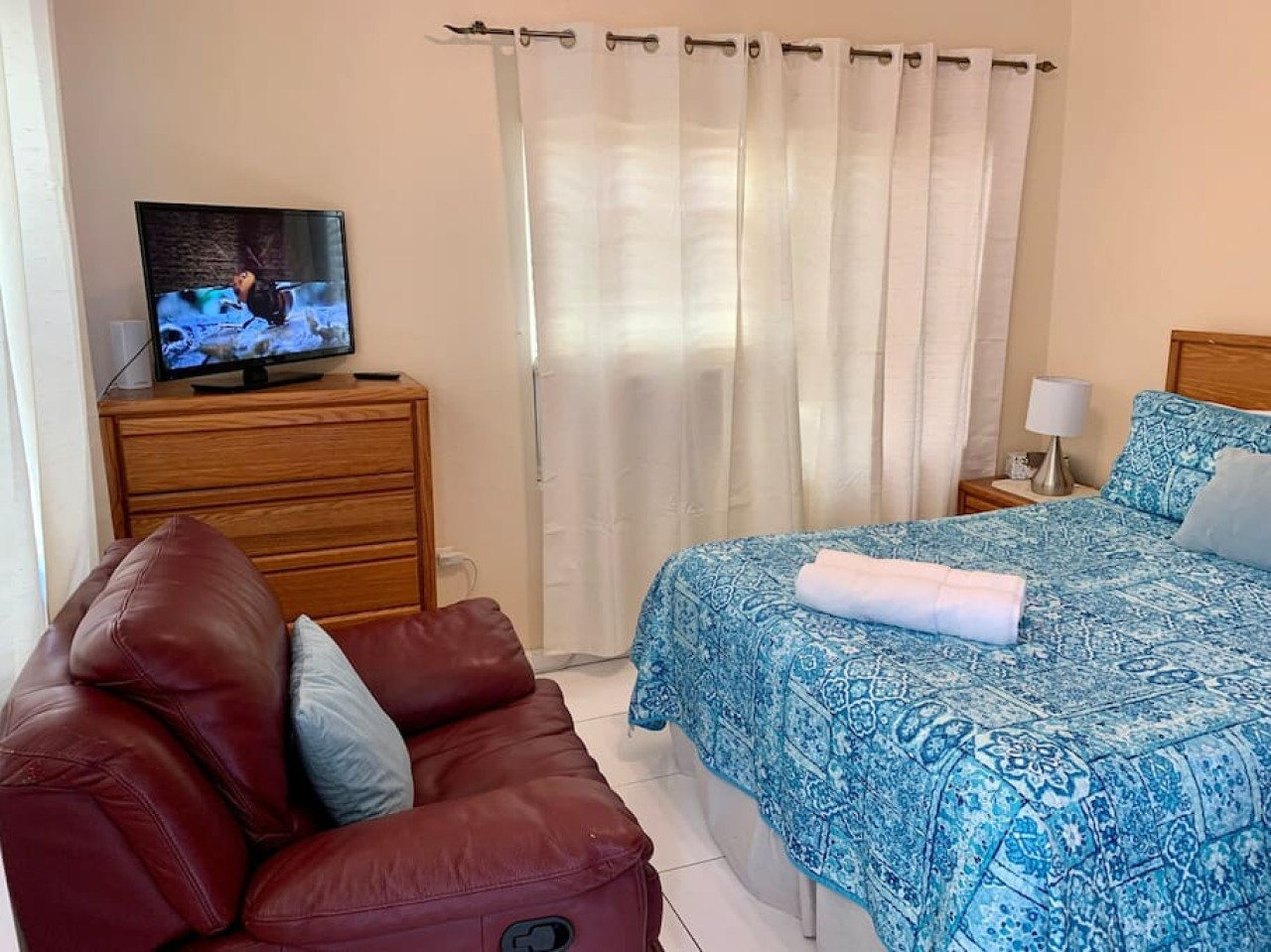 s4-bp-or-steps-to-beach-or-free-upgrade-stay-less30-oct/