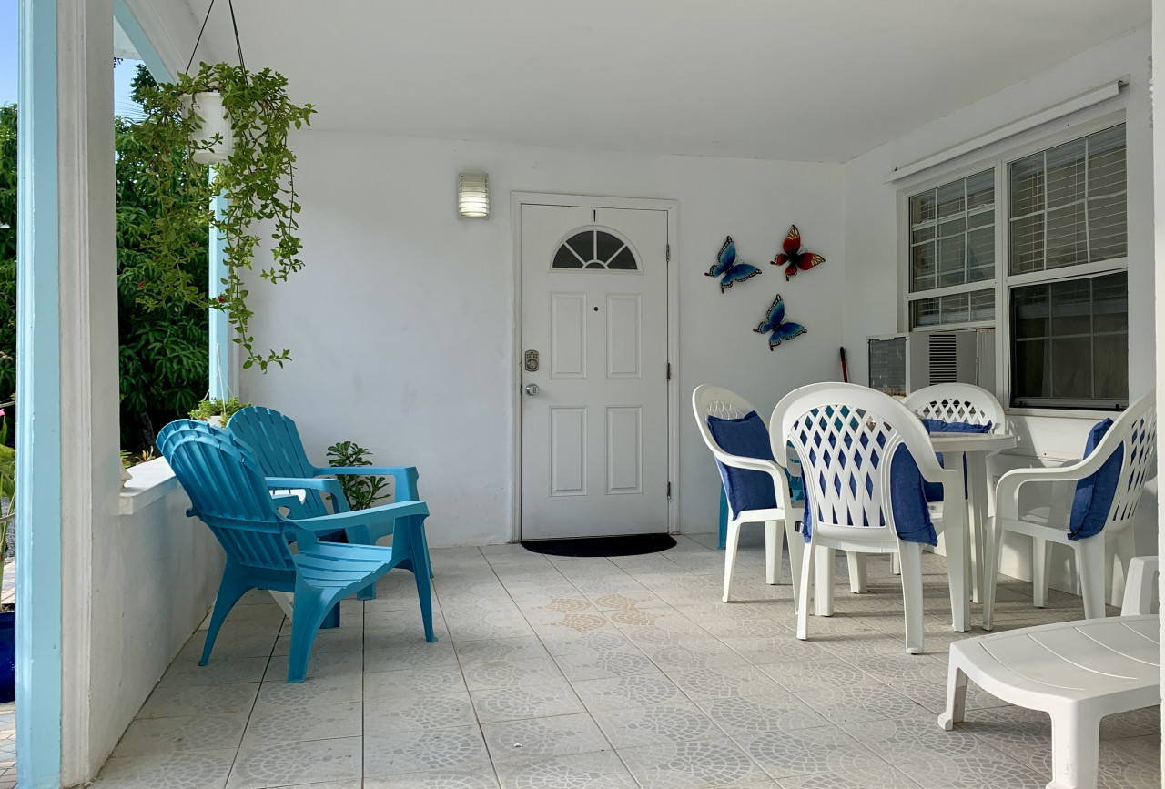 3-suites-and-breakfast-or-steps-to-beach/