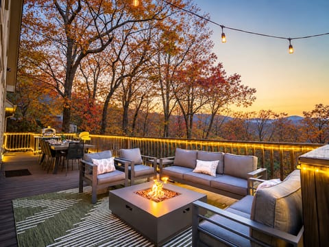 Relax by the fire or dine among the treetops with seasonal Blue Ridge mountain views.