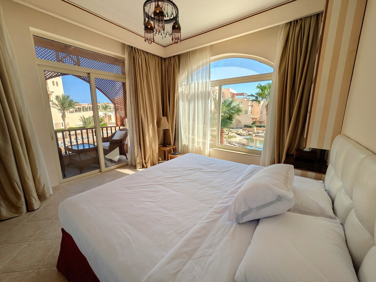 Central Somabay Marina Apt w Terrace & Sea Views image 1