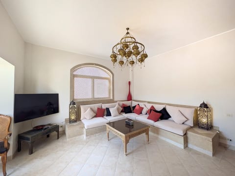 Central Somabay Marina Apt w Terrace & Sea Views image 5