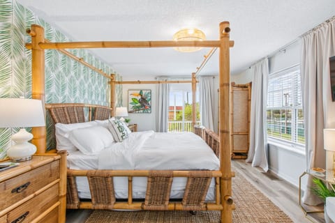 Primary suite w/a king bed and extra soft linens
