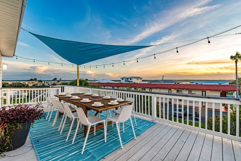 Dine al fresco and experience a jaw dropping sunsets over the intracoastal waterway