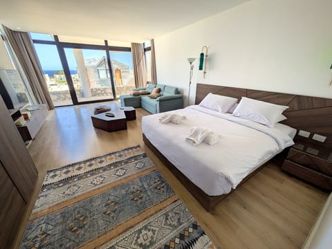 Stylish Seaview Somabay Studio w Free Beach, Pool image 3