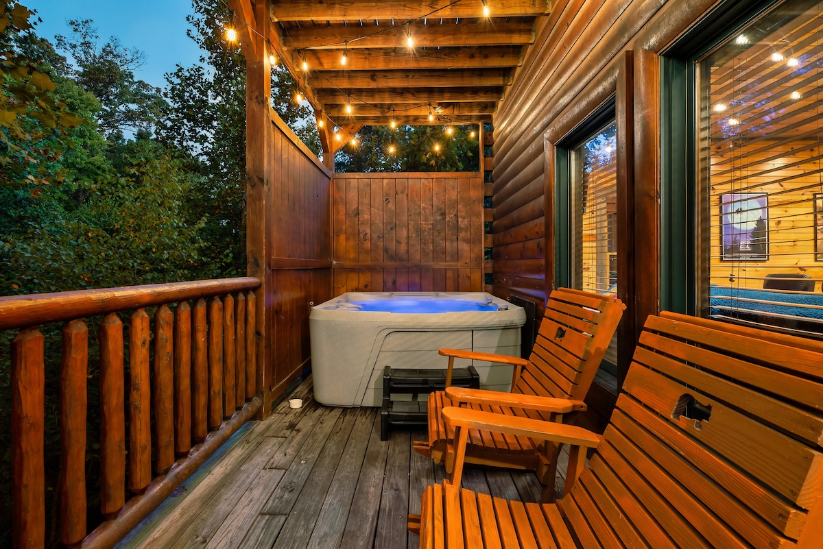 Autumn Escape. 4BR Fireplace, Theater, HotTub image 17