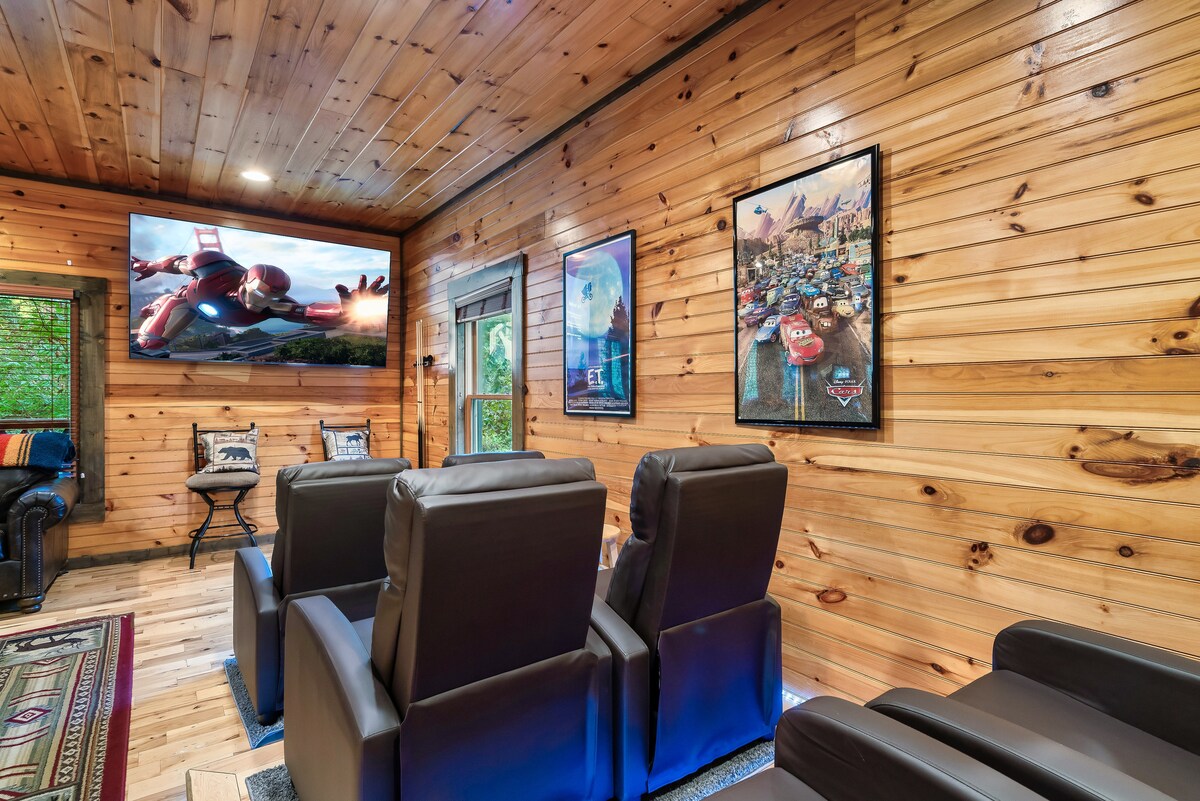 Autumn Escape. 4BR Fireplace, Theater, HotTub image 16 Autumn Escape. 4BR Fireplace, Theater, HotTub