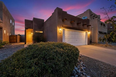 Rio Rancho Stay • SW-Style • Sandia Mountain Views