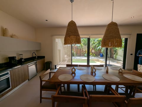 Luxury 4 Bedroom Villa with Private Pool image 5