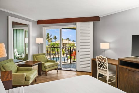 New! 4 Resort Rooms. Sleeps up to 11. Beachfront image 5