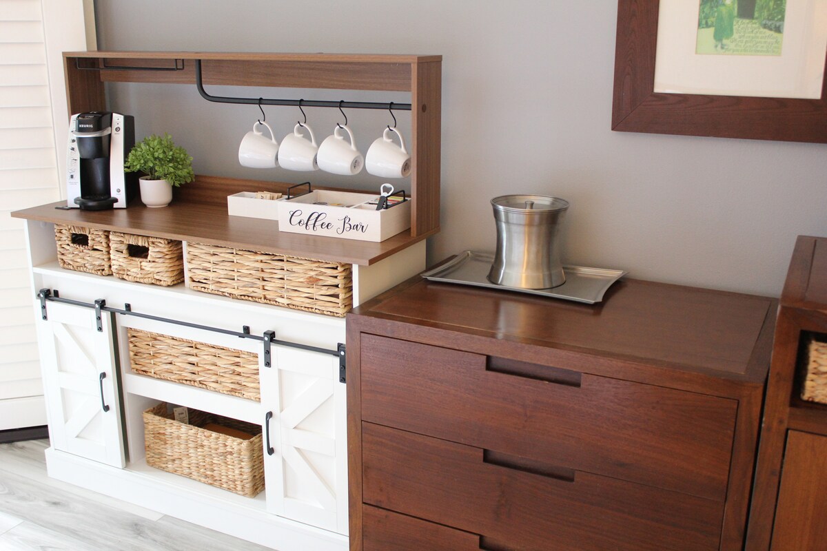 new!-4-resort-rooms.-sleeps-up-to-11.-beachfront/