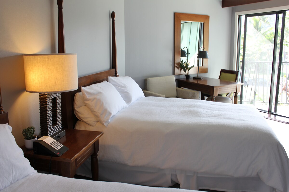 new!-4-resort-rooms.-sleeps-up-to-11.-beachfront/