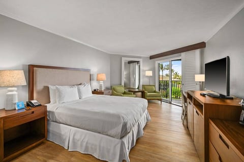 New! 4 Resort Rooms. Sleeps up to 11. Beachfront image 2