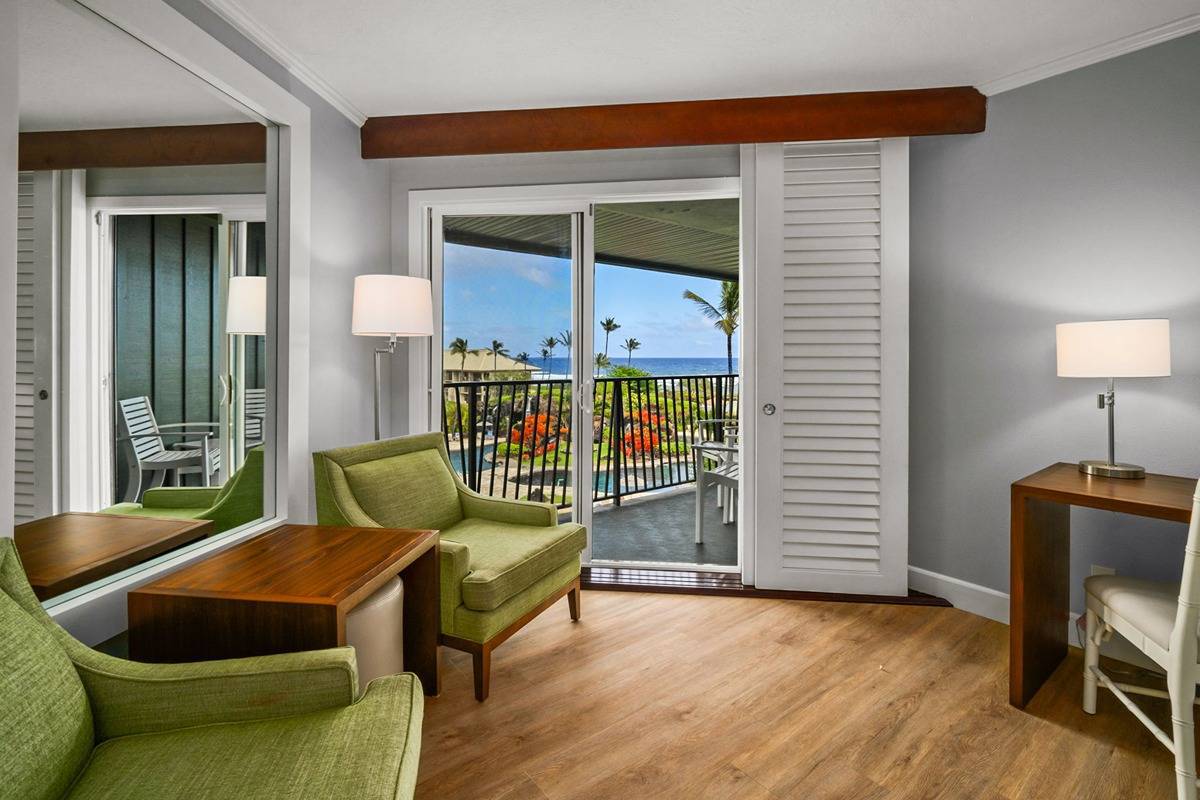 new!-4-resort-rooms.-sleeps-up-to-11.-beachfront/