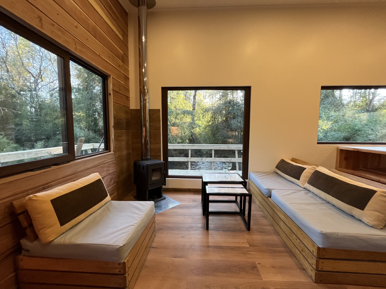 cabin-larchor-bbq-laundry-wifi-wood-hot-tub/