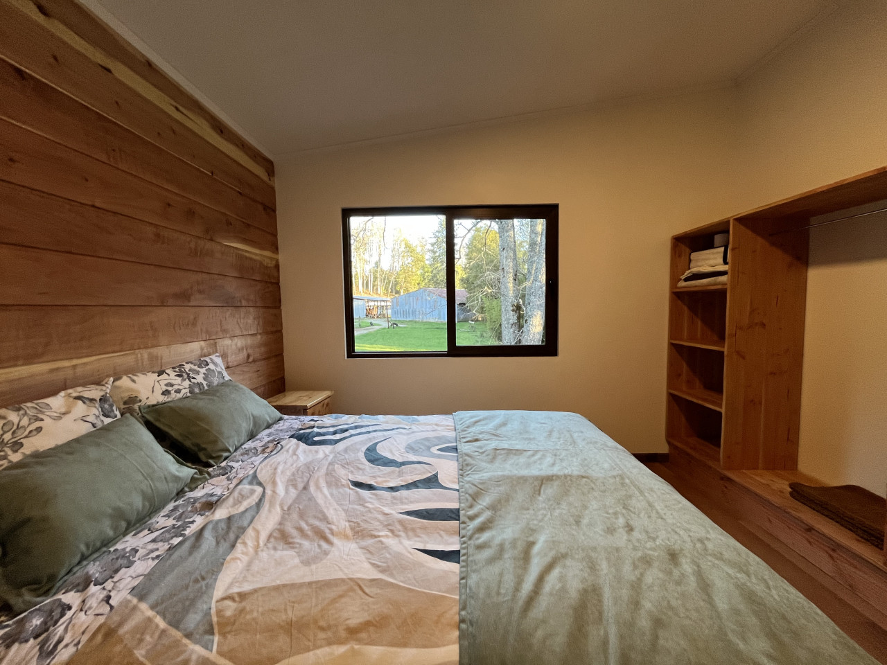 cabin-larchor-bbq-laundry-wifi-wood-hot-tub/