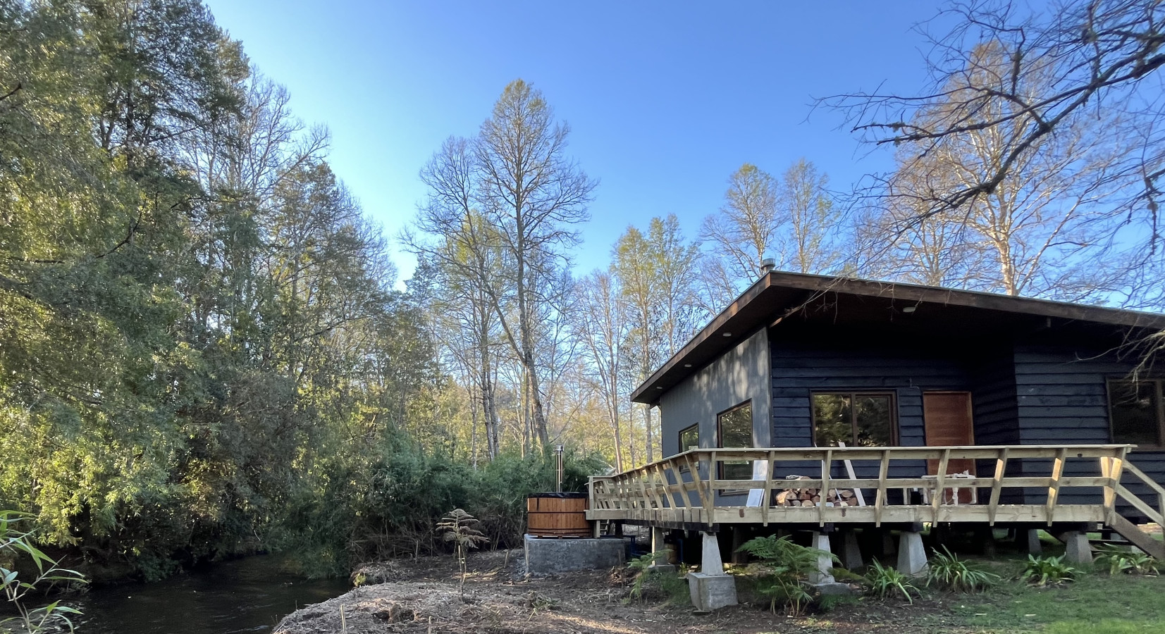 cabin-larchor-bbq-laundry-wifi-wood-hot-tub/