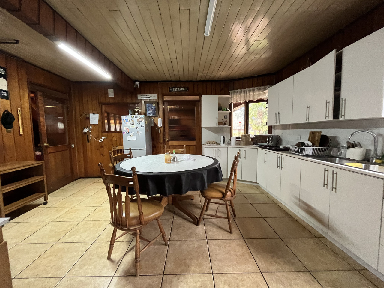 room-manio-wbreakfast-hostal-rukaleufu-or-huiscapi/