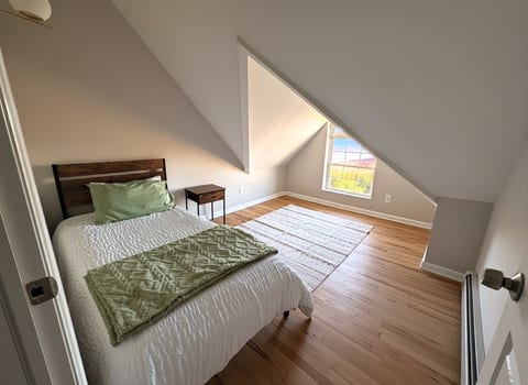 6BR Apartment in NYC - Free 20 Mins to Manhattan