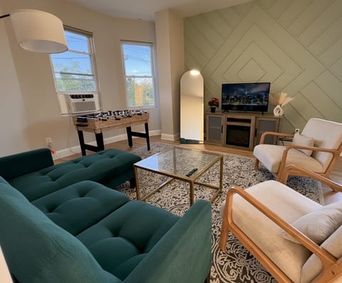 6BR Apartment in NYC - Free 20 Mins to Manhattan