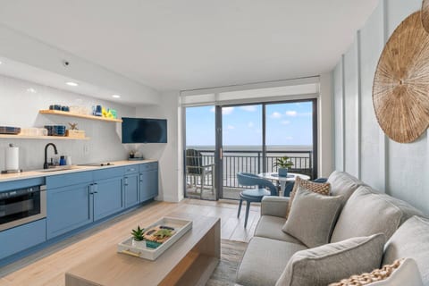 √ Modern, Oceanfront, Luxe