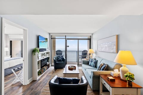 2BR Oceanfront Penthouse | Prime Location & Views