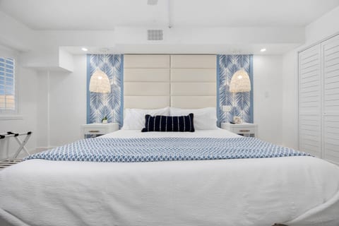 1 BR King Oceanfront | Premier Location + Views