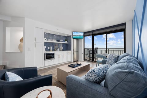1 BR King Oceanfront | Premier Location + Views