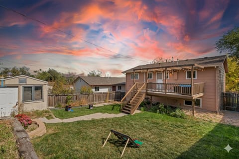 Fire Pit | Games | Pets | Views | 2 mins to OCC