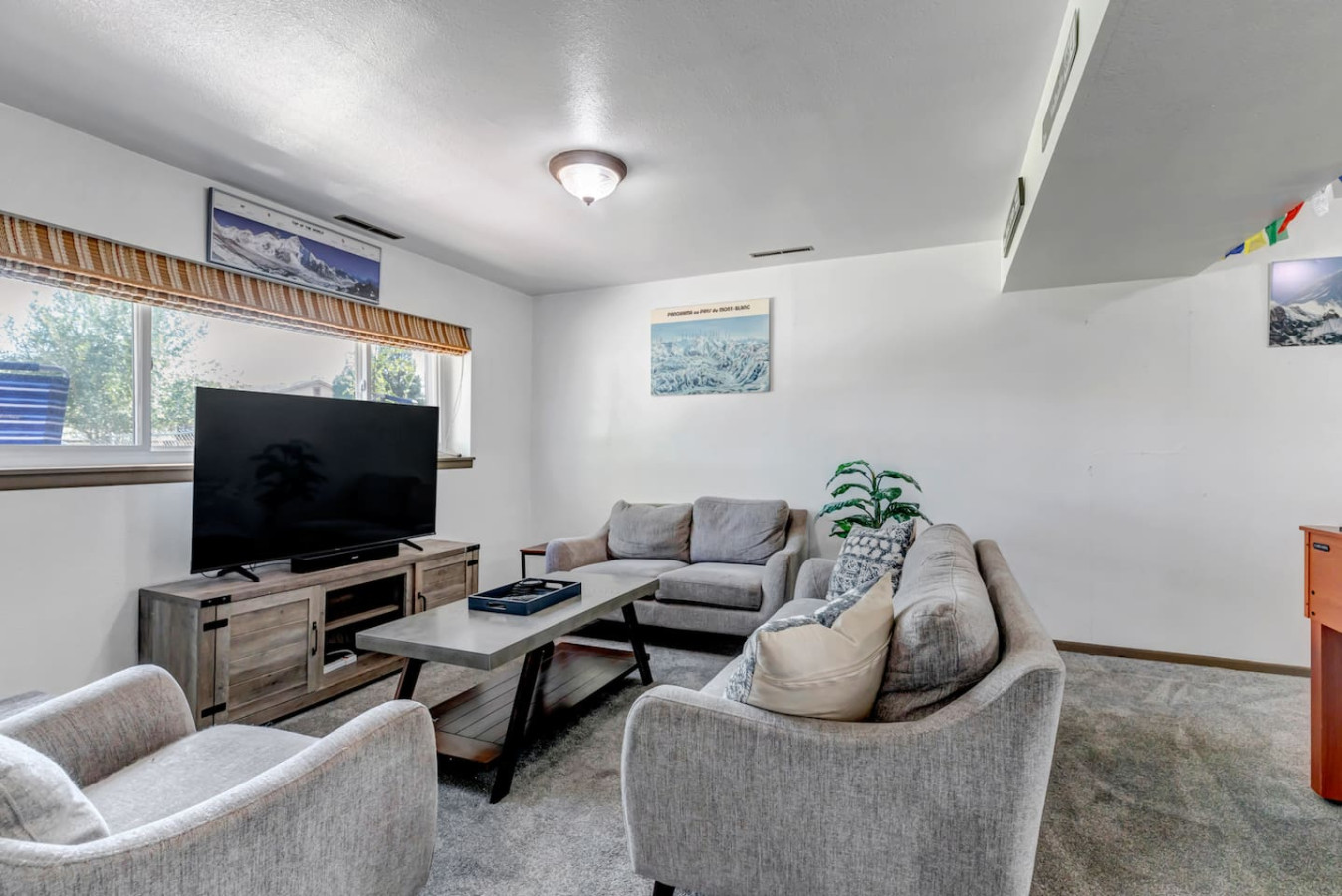 fire-pit-or-games-or-pets-or-views-or-2-mins-to-occ/