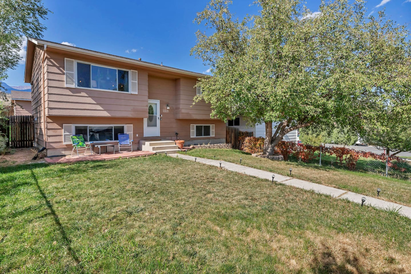 fire-pit-or-games-or-pets-or-views-or-2-mins-to-occ/