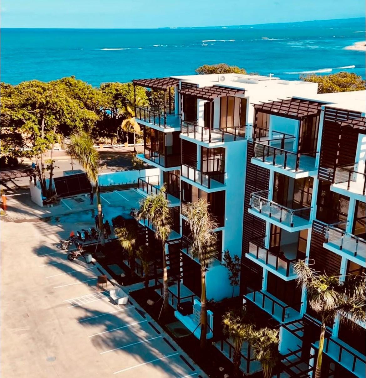 Luxury Beachside Escape – 3BR/2BA image 1